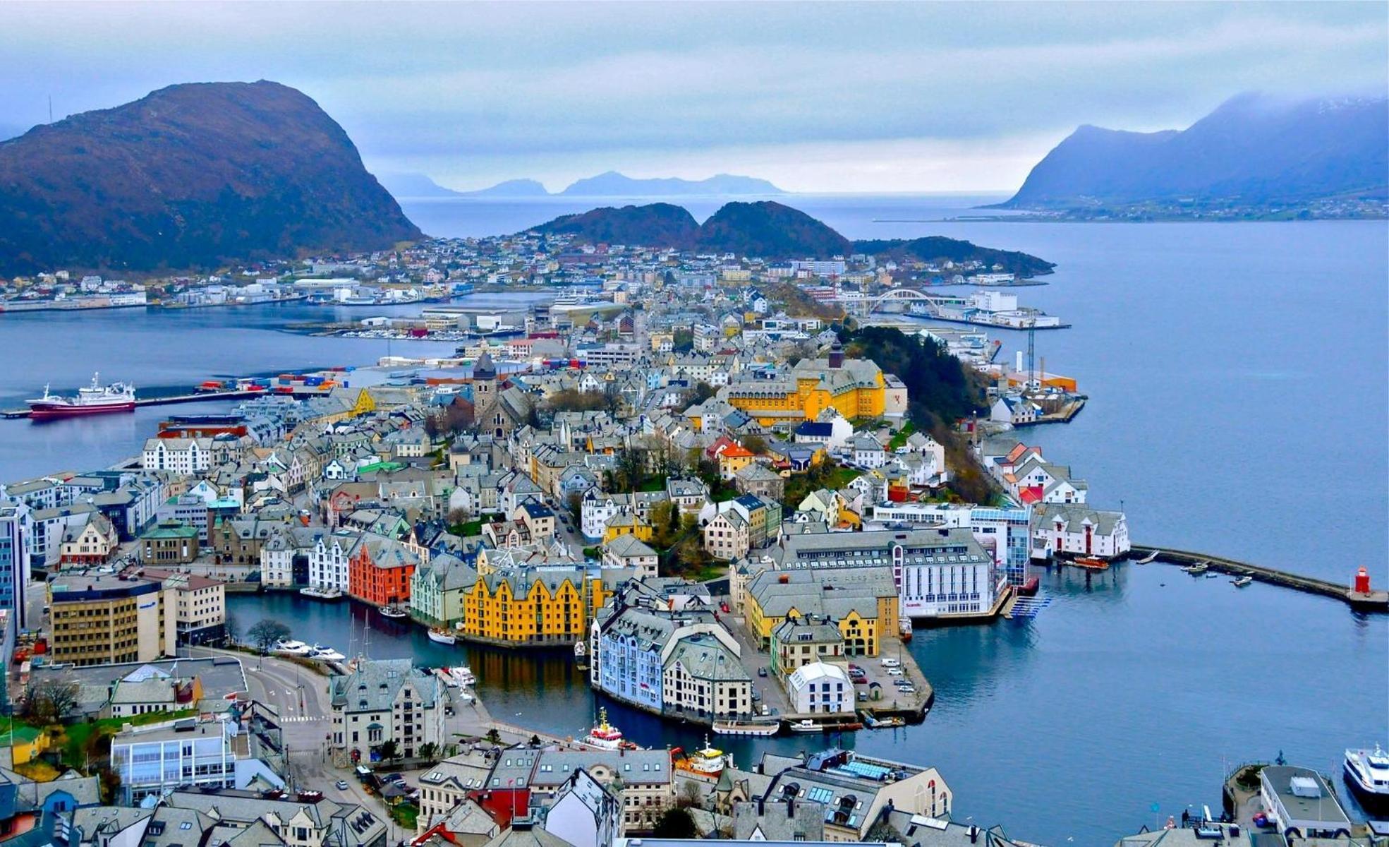 Sunny Apartment In Alesund City Esterno foto